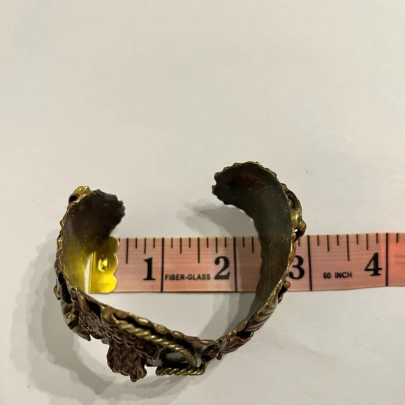 Antique-Style Bronze Tone Seashell Cuff Bracelet - Picture 6 of 6